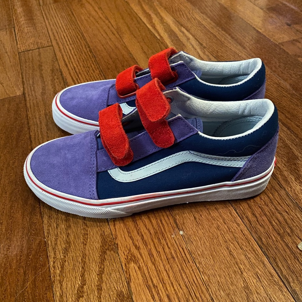 Vans - new without box- Kids size 4